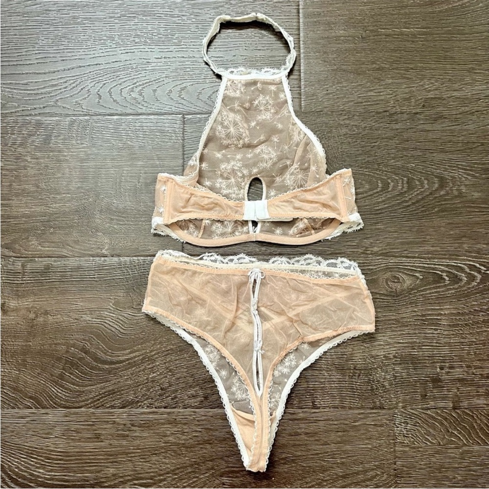 Victoria’s Secret dandelion set-reserved for @wonderblood - Picture 4 of 4